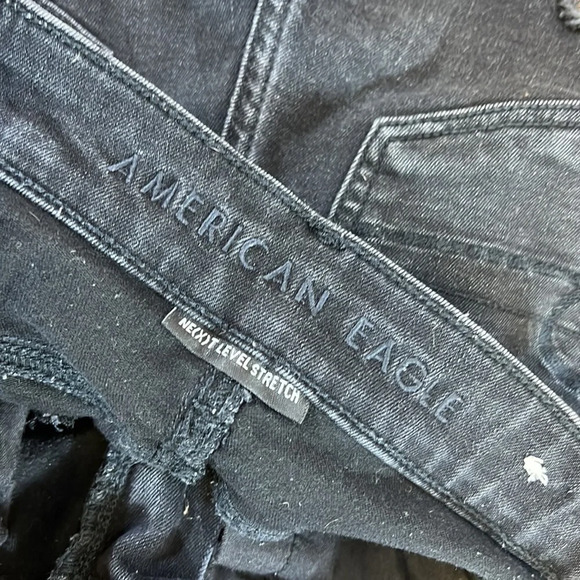 American Eagle Shorts Womens‎ 2 High Rise Shortie Black Distressed Denim - Picture 7 of 10